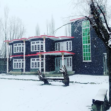 Skardu One Resort And Guest House Exteriör bild